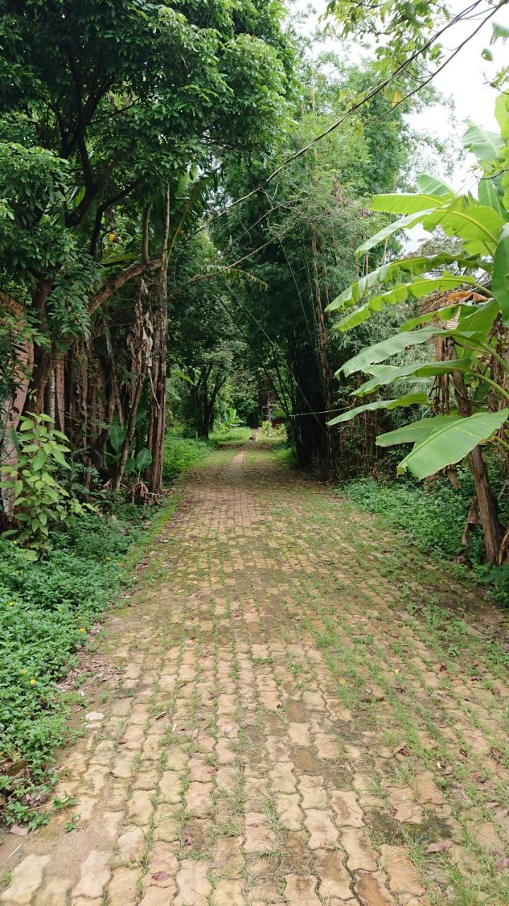 Vuonthuguesthousegarden Kon Tum Esterno foto