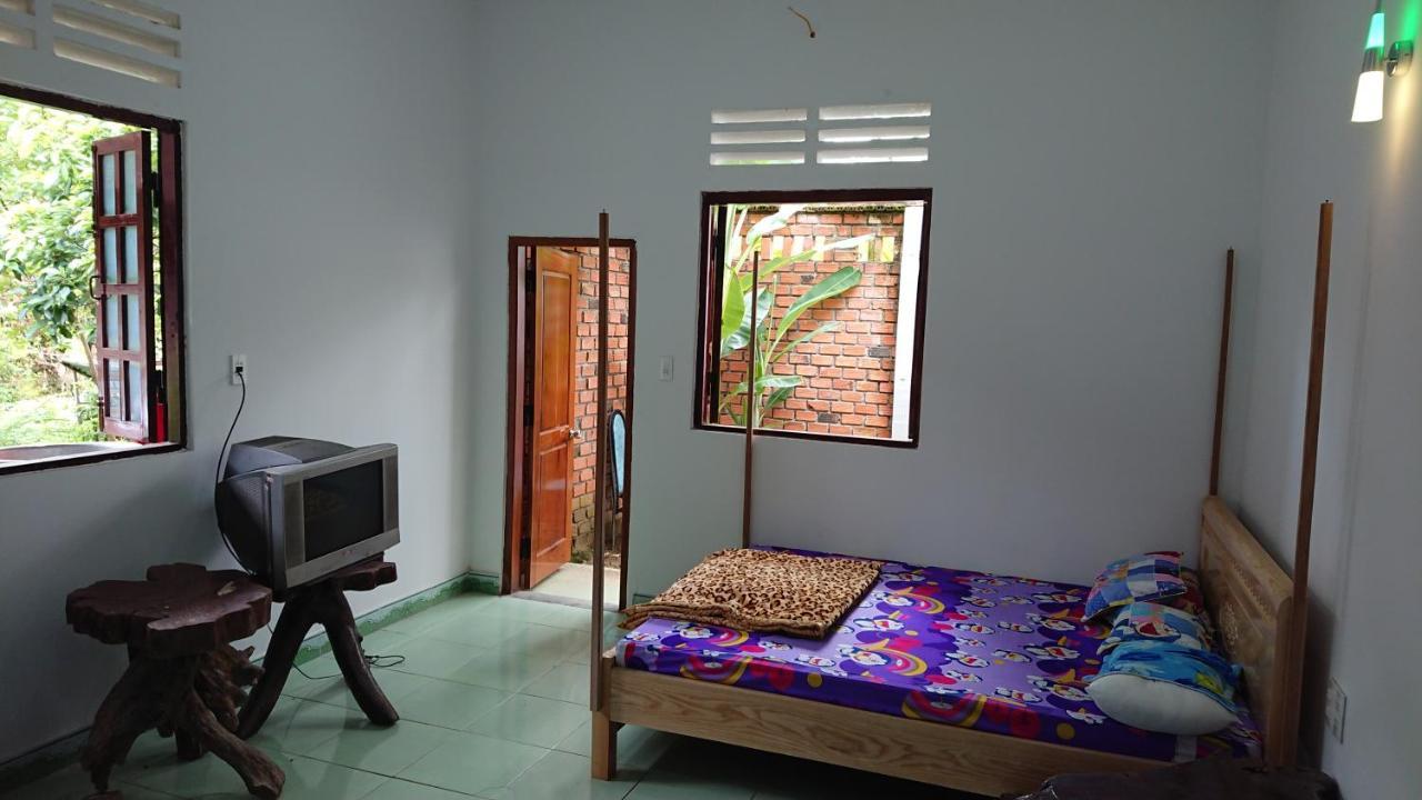 Vuonthuguesthousegarden Kon Tum Esterno foto