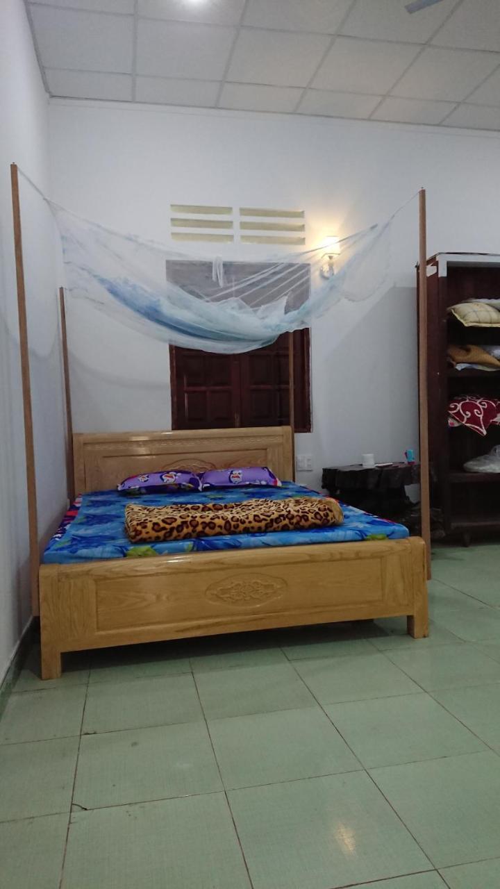 Vuonthuguesthousegarden Kon Tum Esterno foto