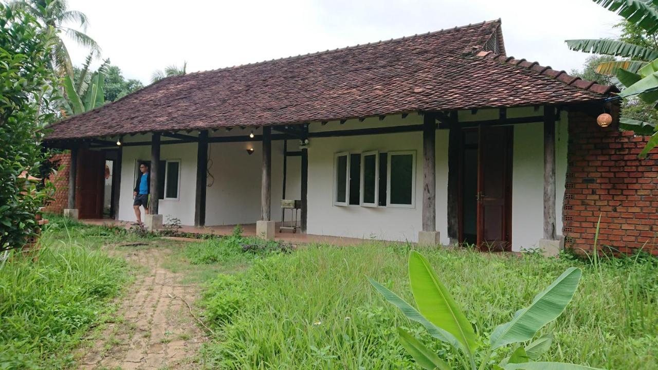 Vuonthuguesthousegarden Kon Tum Esterno foto