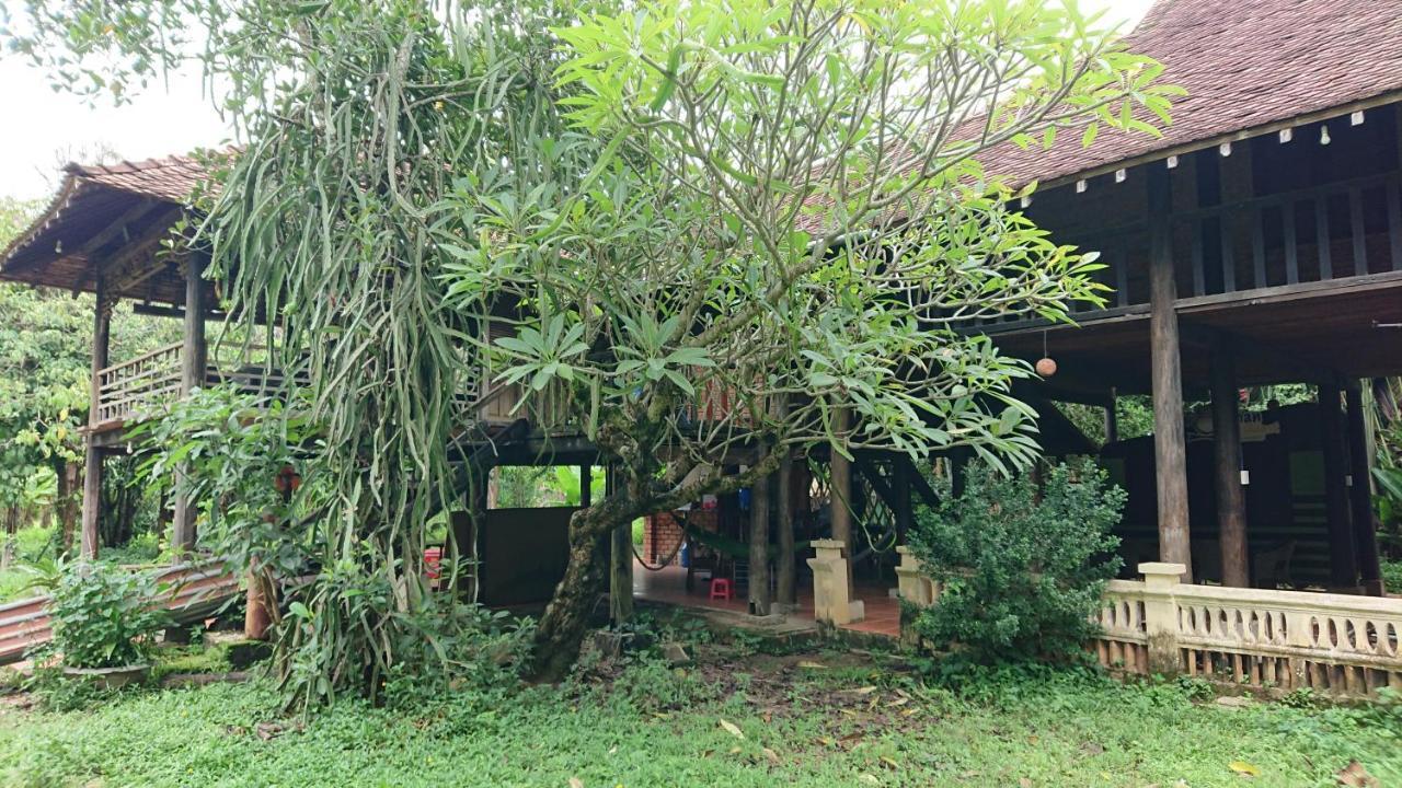 Vuonthuguesthousegarden Kon Tum Esterno foto